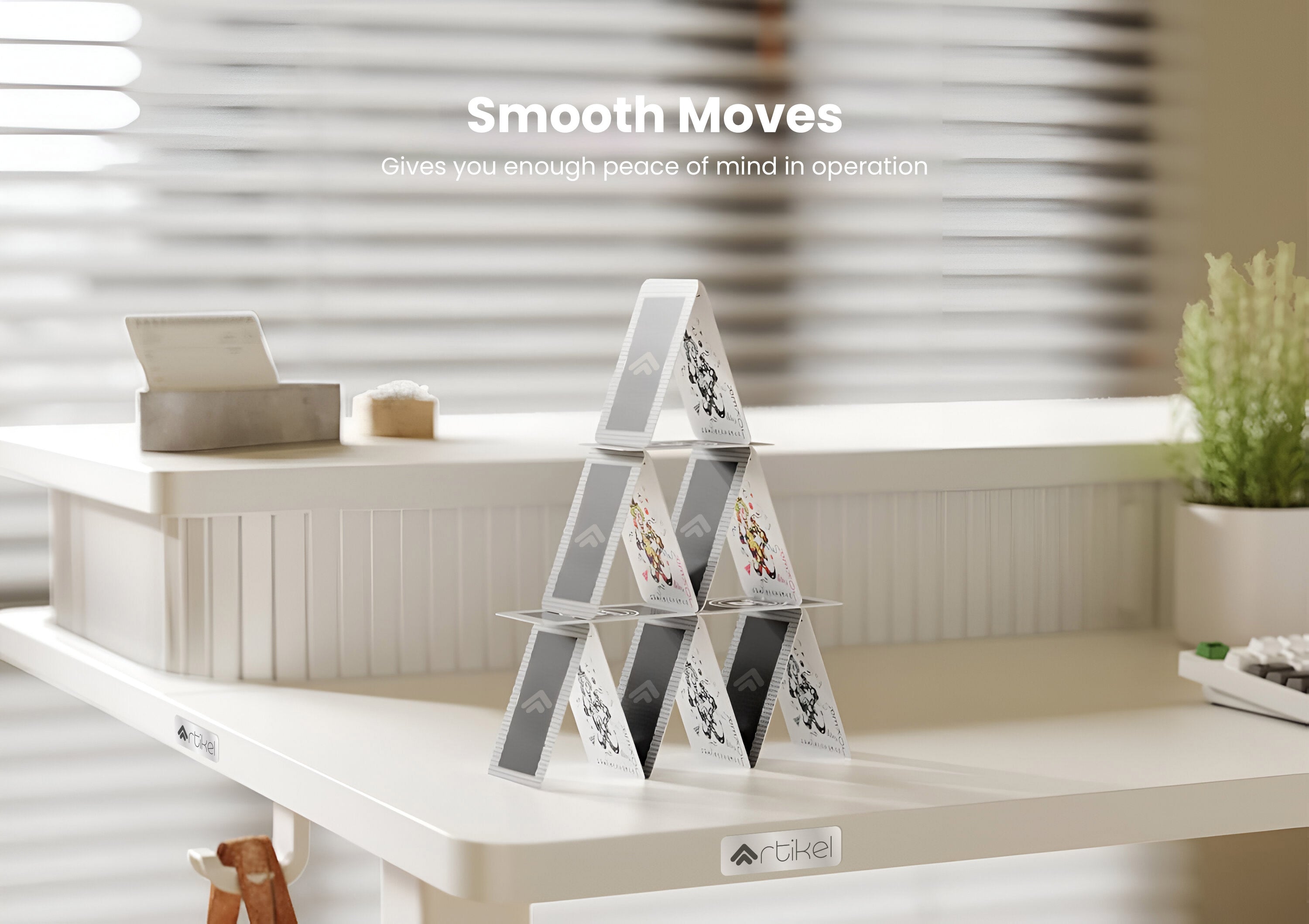 Drogo Artikel Groove Electric Height Adjustable Standing Desk with Roller Shutter Door Storage